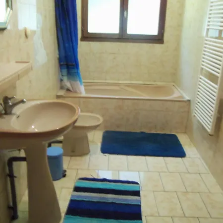 Maison A La Campagne Serres-et-Montguyard